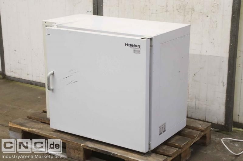 Drying cabinet 300°C Heraeus T 6120