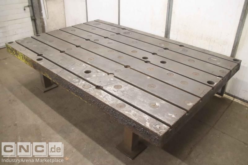 Clamping plate with T-slots unbekannt 3000/2000/H800 mm