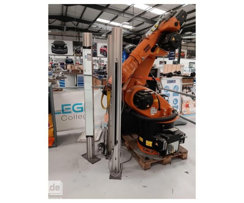 Roboter KUKA KR 30 R2100