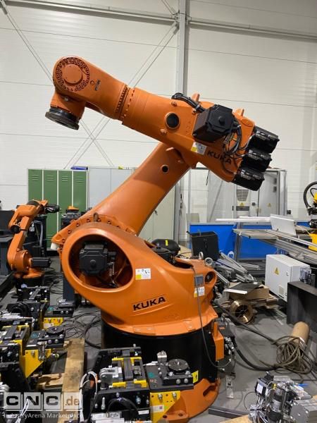 Roboter KUKA KR360 R2830