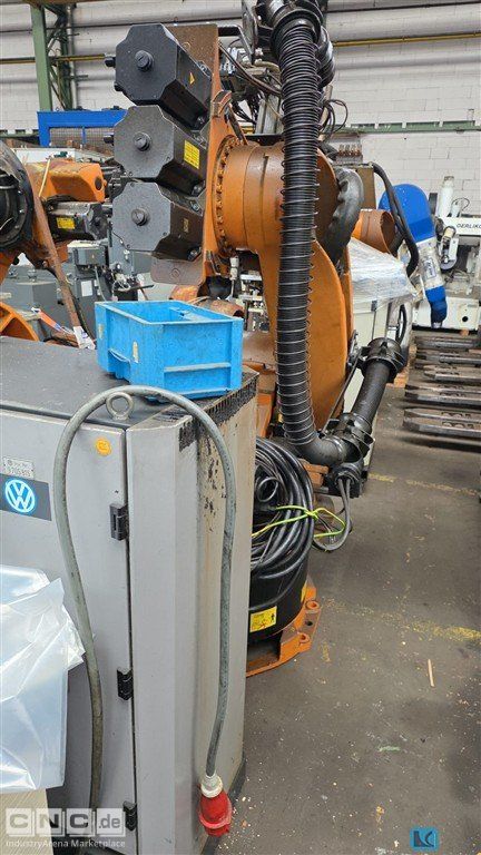 Industrial robots for general industrial applications  KUKA KR 125/3