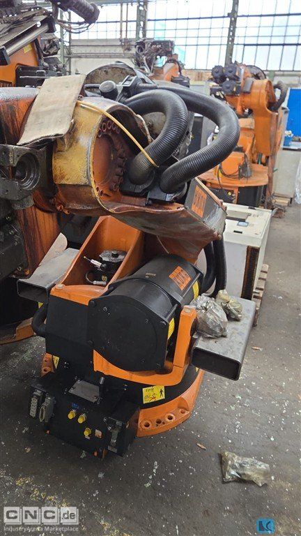 Industrial robots for general industrial applications  KUKA KR150
