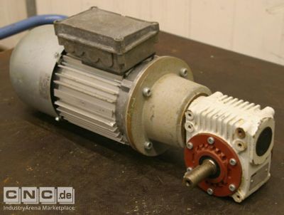 Getriebemotor 0,55 kW 77 U/min Lenze KMB/18010086