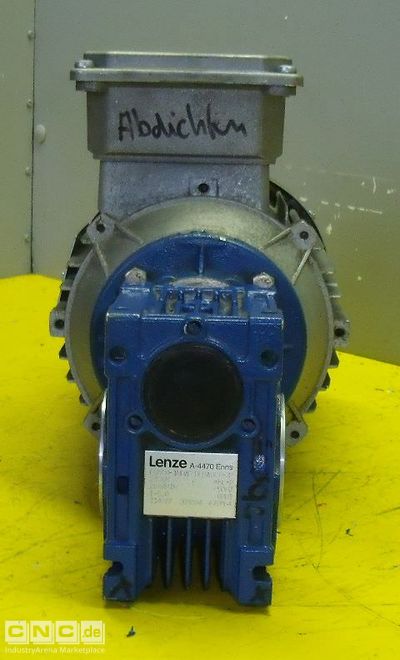 Getriebemotor 0,75 kW 284 U/min Lenze MDERA080-32