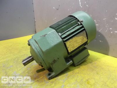 Getriebemotor 0,55 kW 177 U/min SEW Eurodrive R32DT71D2