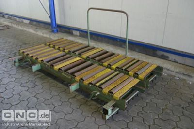 Roller conveyor 2.6 m on wheels unbekannt 2x Rollenbreite 500 mm
