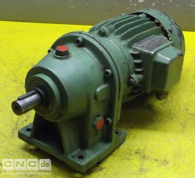 Getriebemotor 0,06 kW 30 U/min HEW GO-RDM71L