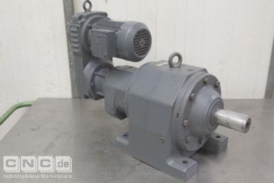 regelbarer Getriebemotor 0,55 kW 0,93-5,4 U/min SEW Eurodrive R82-62-V01