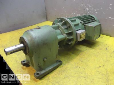 Getriebemotor 0,55 kW 150 U/min Lenze 12.102.05.1.1