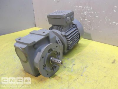 Getriebemotor 0,55 kW 84 U/min SEW EURODRIVE SF32 DT71D2