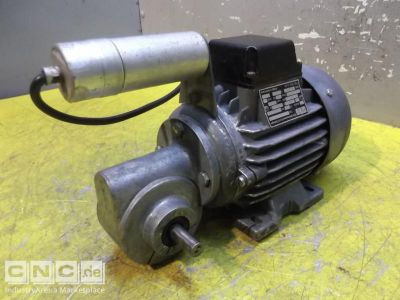 Getriebemotor 0,18 kW 153 U/min 220V WEG OCG632