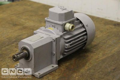 Getriebemotor 0,18 kW 174 U/min Lenze GST03-2 M VBR 063C32