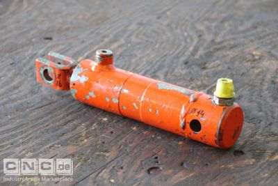 Hydraulic cylinder unbekannt Hub 30 mm