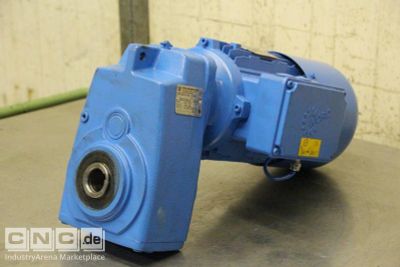 Getriebemotor 1,5 kW 119 U/min Nord SK 1282AG-90L/4 BRE20