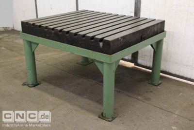 Clamping plate with T-slots unbekannt 1350/1150/H825 mm