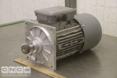 Elektromotor 1,5 kW 1395 U/min Lenze MDEMABR 090-32