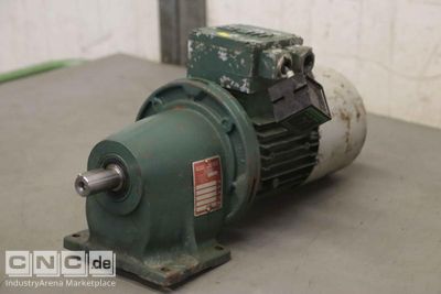 Getriebemotor 0,37 kW 246 U/min Watt Drive HG OKG 71N4