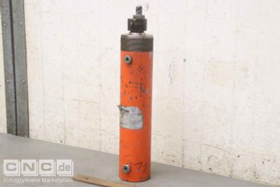 Hydraulic cylinder 700 bar Yale H-20/250 Hub 250 mm
