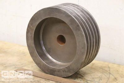 V-belt pulley with 5 grooves Guss SPB 250-5 (17 mm)