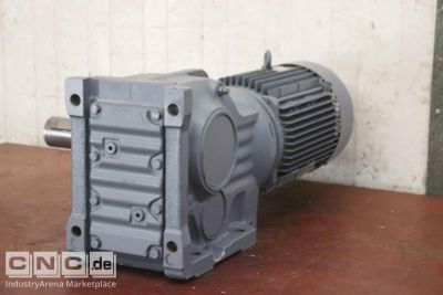 Getriebemotor 1,8/3,3 kW 9/18 U/min SEW-Eurodrive K77 DV132S8/4/TF