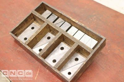 Universal clamping pad set in wooden box unbekannt Breite 30 mm