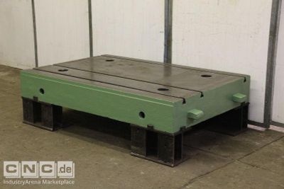 Clamping plate with T-slots unbekannt 1970/1200/H520 mm