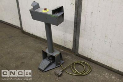 Two-hand control panel with foot switch unbekannt Zweihand